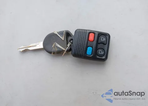 2005 Ford Mustang V6 Deluxe/V6 Premium z USA, uszkodzony, nr VIN 1ZVFT80N155258398